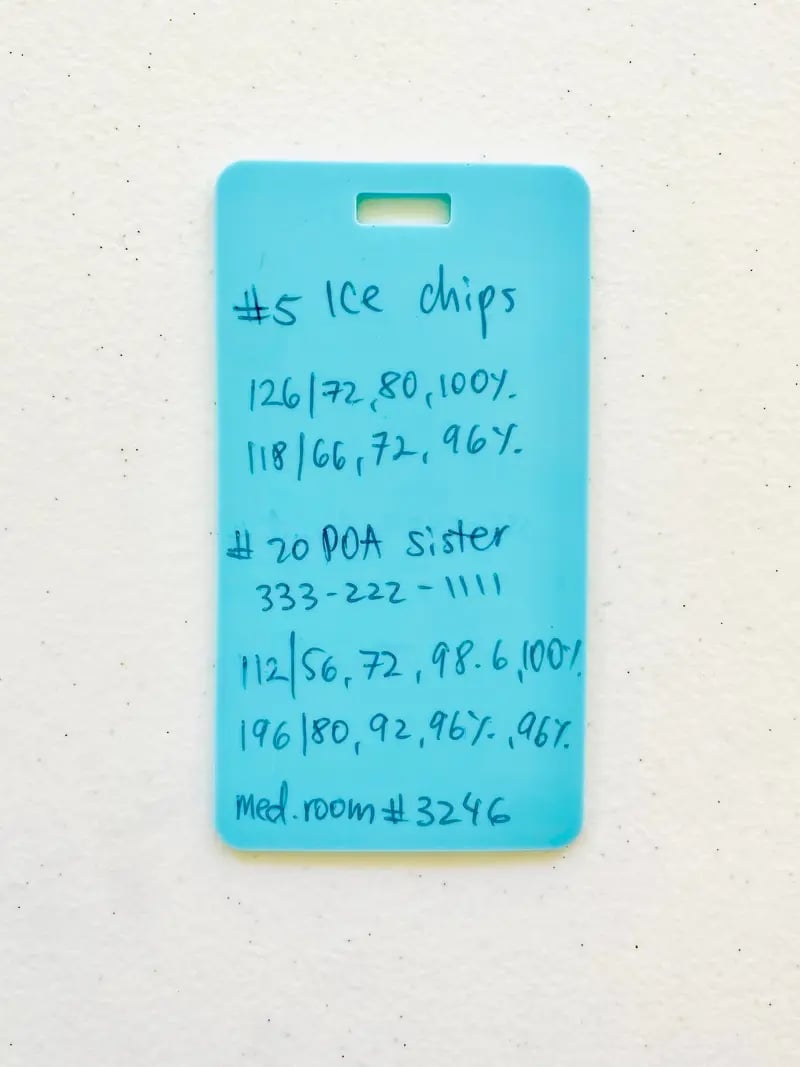 🩺📝 Erasable Badge Note – 🖊 Write, Wipe & Reuse with a Free Badge Clip