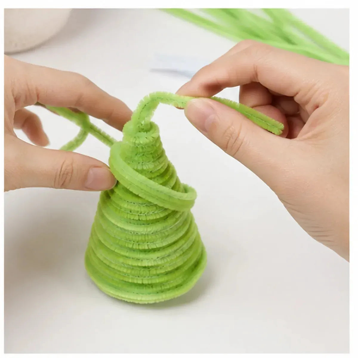 🎄✨DIY Pipe-Cleaner Christmas Tree House Kit with Lights