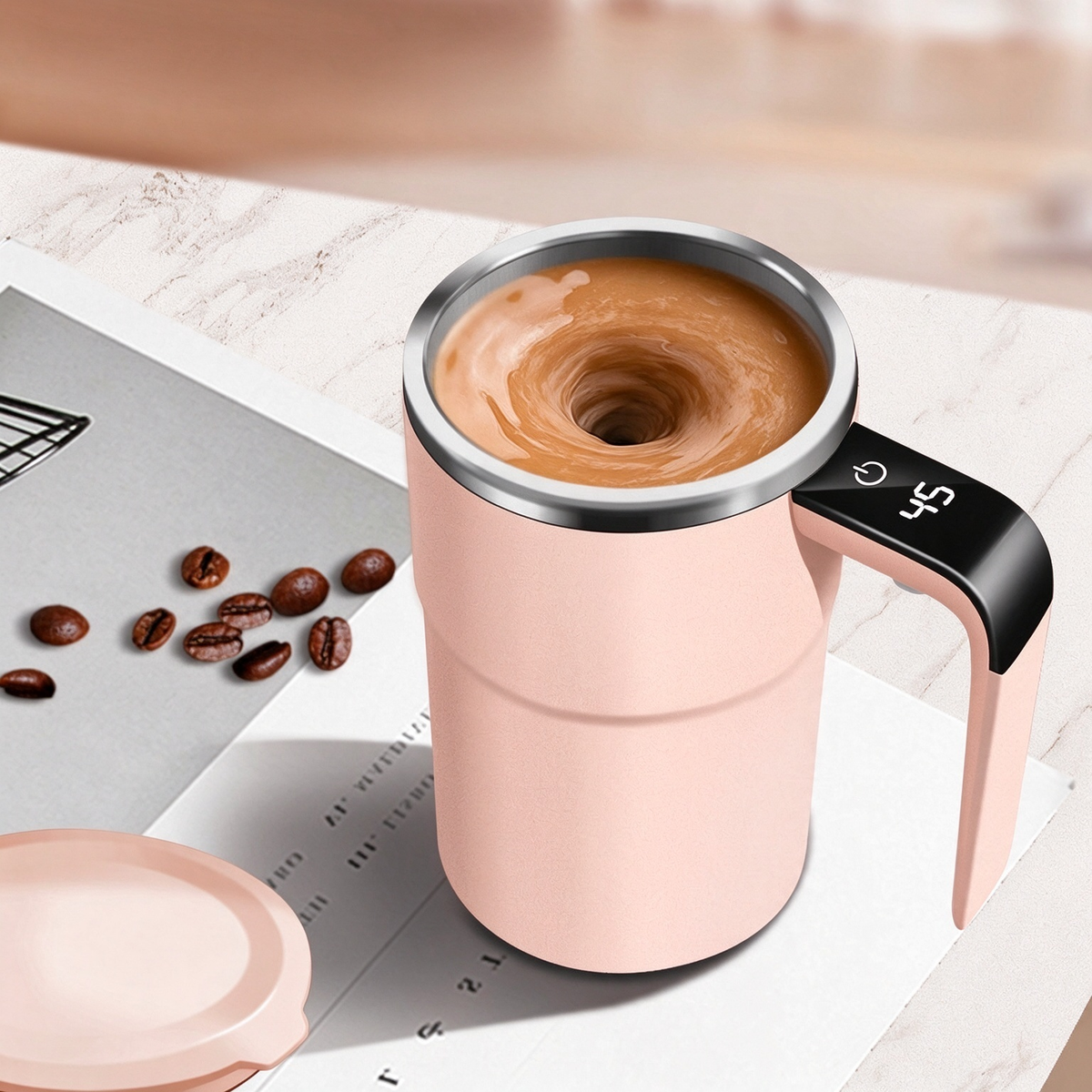 Automatic mixing cup with smart temperature display
