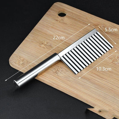 Stainless Steel Crinkle Cutter 🔪 – Wavy Vegetable Slicing Knife