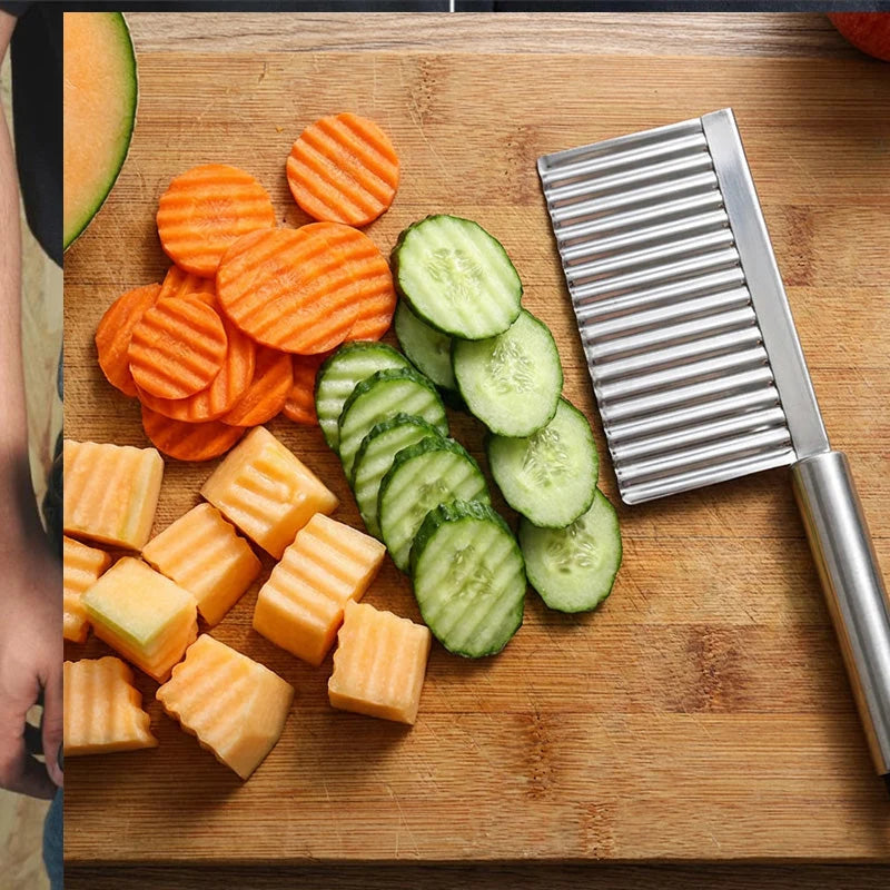 Stainless Steel Crinkle Cutter 🔪 – Wavy Vegetable Slicing Knife