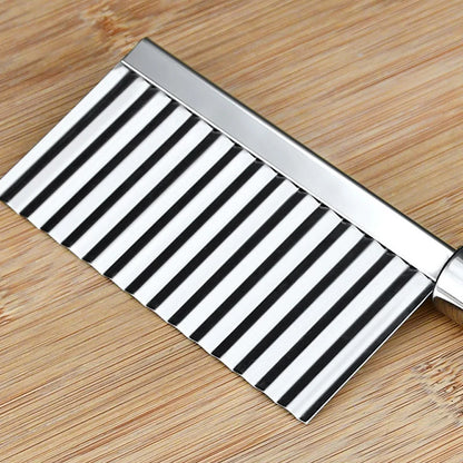 Stainless Steel Crinkle Cutter 🔪 – Wavy Vegetable Slicing Knife