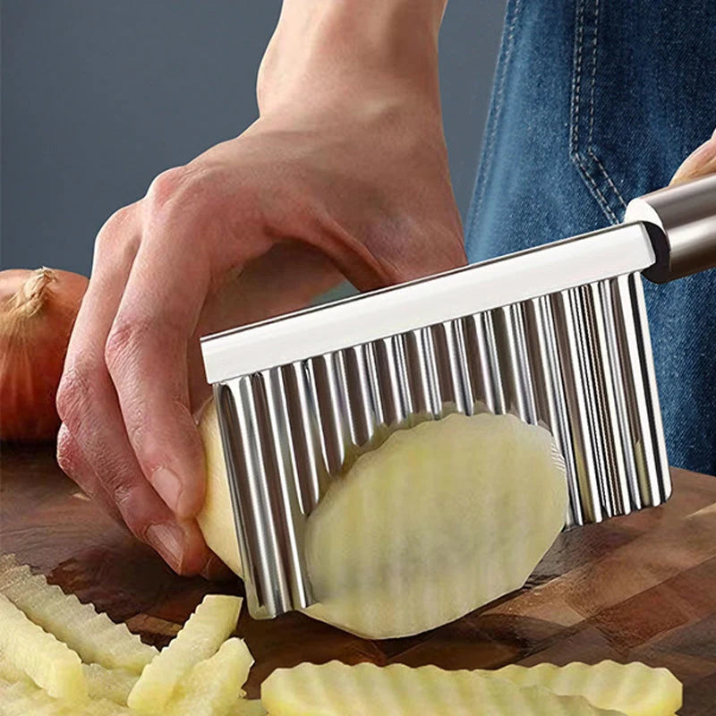 Stainless Steel Crinkle Cutter 🔪 – Wavy Vegetable Slicing Knife
