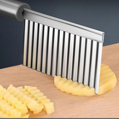 Stainless Steel Crinkle Cutter 🔪 – Wavy Vegetable Slicing Knife