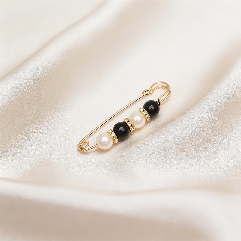 ✨ Pearl & Rhinestone Safety Pin Brooch – Elegant Decorative Fashion Accessory