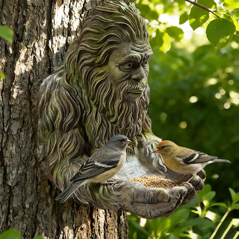 Bigfoot-Inspired Outdoor Bird Feeder for Garden Bird Lovers 🐦🌲