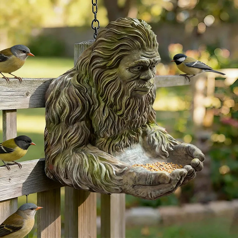 Bigfoot-Inspired Outdoor Bird Feeder for Garden Bird Lovers 🐦🌲