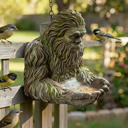 Bigfoot-Inspired Outdoor Bird Feeder for Garden Bird Lovers 🐦🌲