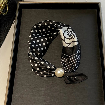 📍🧣 Effortless Glamour: Pop-On Pearl Necklace Scarf ✨