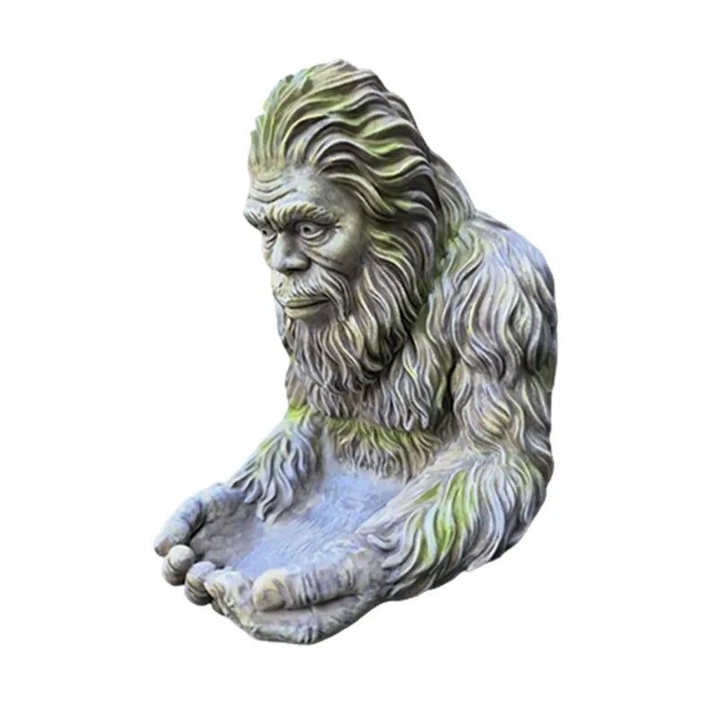 Bigfoot-Inspired Outdoor Bird Feeder for Garden Bird Lovers 🐦🌲