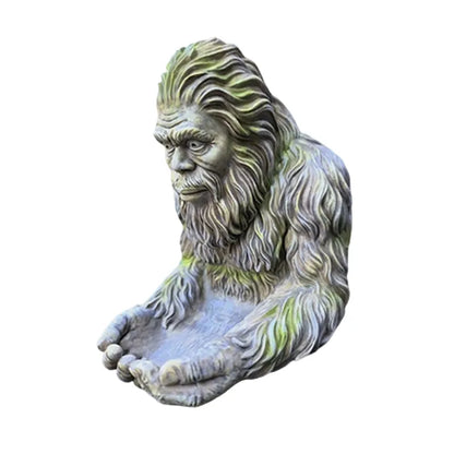 Bigfoot-Inspired Outdoor Bird Feeder for Garden Bird Lovers 🐦🌲