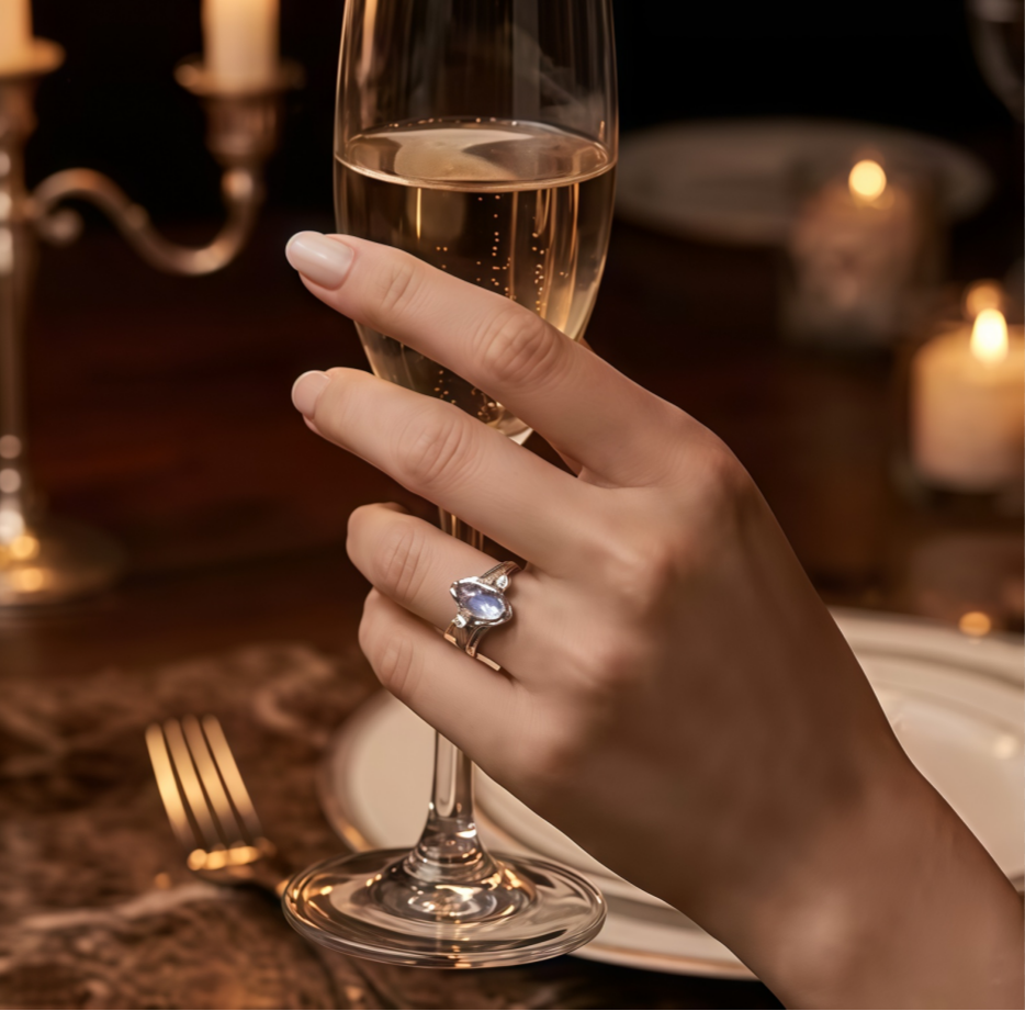 💍Oval Moonstone Geometric Ring