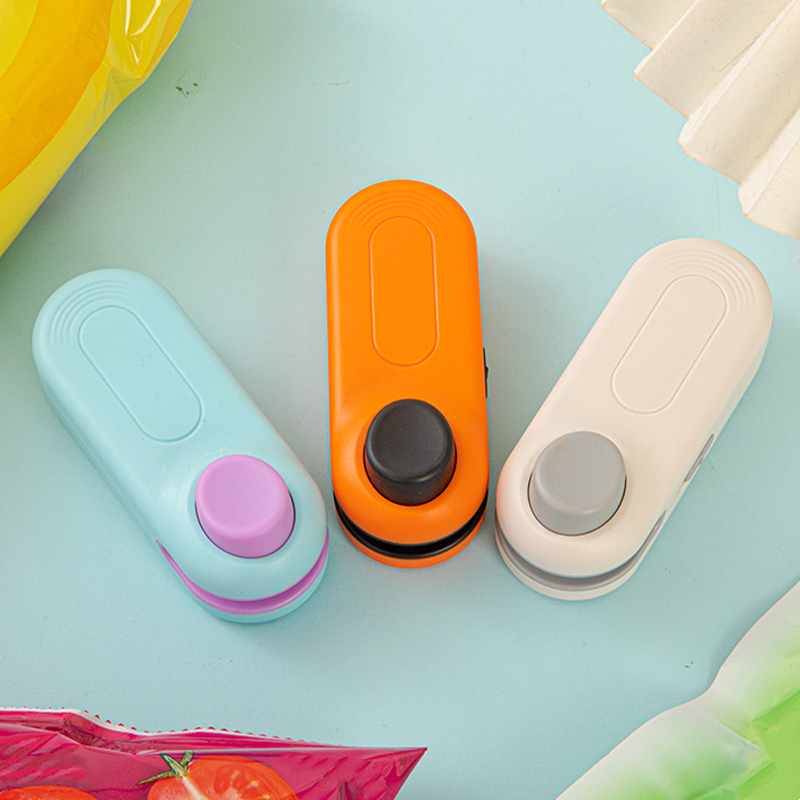 ✨ Rechargeable Cordless Mini Bag Sealer with Magnetic Back – Compact Food Freshness Saver for Home, Travel & Gifting 🎁